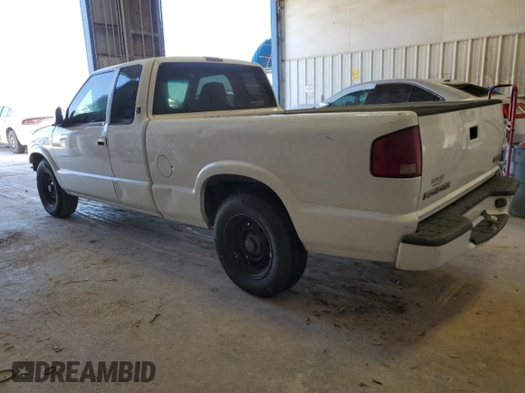 2002 GMC Sonoma SL with VIN 1GTCS19W828203307, listed as a Copart auction lot 74585494 with 106,956 mi miles and Salvage Title. Bid and sale history available at carsss.com. Image 2.