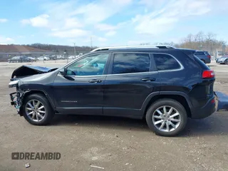 2014 Jeep Cherokee Limited with VIN 1C4PJMDS2EW153305, listed as a IAAI auction lot 41908007 with 88,015 mi miles. Bid and sale history available at carsss.com. Image 15.