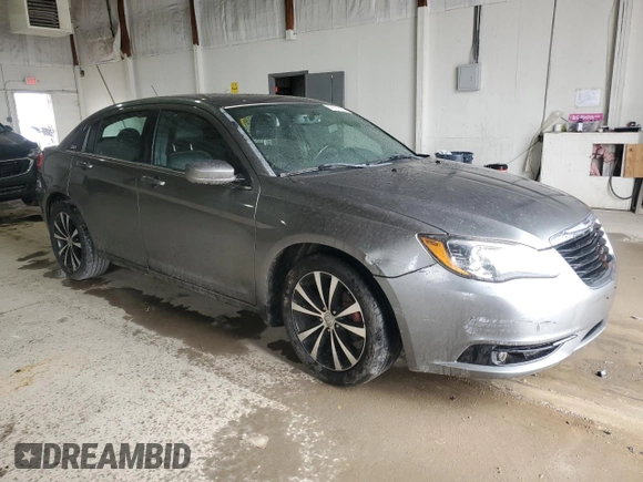 2012 Chrysler 200 S with VIN 1C3CCBHG8CN176470, listed as a Copart auction lot 47597605 with 201,572 mi miles and Salvage Title. Bid and sale history available at carsss.com. Image 4.