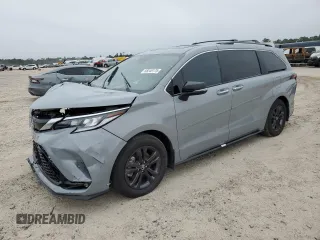 2024 Toyota Sienna LE with VIN 5TDCSKFC1RS131940, listed as a Copart auction lot 88248175 with 6,917 mi miles and Salvage Title. Bid and sale history available at carsss.com. Image 1.