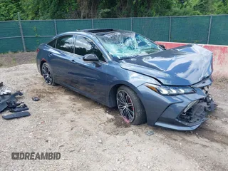 2019 Toyota Avalon XLE z VIN 4T1BZ1FB8KU015639, wystawiony jako IAAI lot #42301647 z przebiegiem 23 060 mil mil oraz . Historia ofert i sprzedaży dostępna na DreamBid. Obrazek 1.