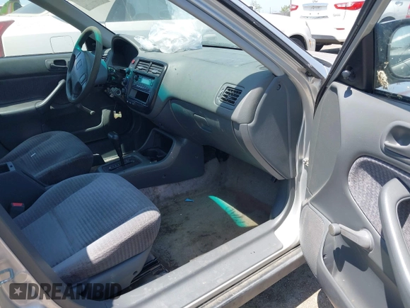 2000 Honda Civic VP with VIN 2HGEJ6610YH505518, listed as a IAAI auction lot 42181742 with 174,836 mi miles. Bid and sale history available at carsss.com. Image 5.