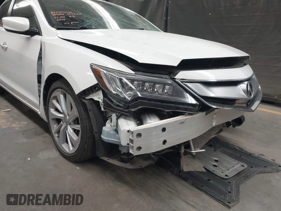 2018 Acura ILX with VIN 19UDE2F30JA002215, listed as a IAAI auction lot 41989391 with 39,816 mi miles and . Bid and sale history available at carsss.com. Image 6.