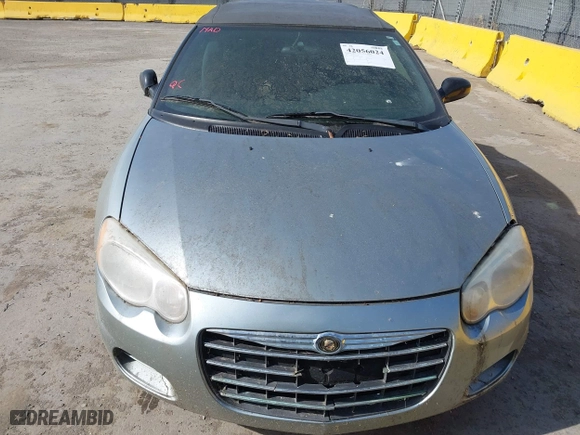 2004 Chrysler Sebring LX with VIN 1C3EL45X04N152674, listed as a IAAI auction lot 42056024 with 88,773 mi miles. Bid and sale history available at carsss.com. Image 6.