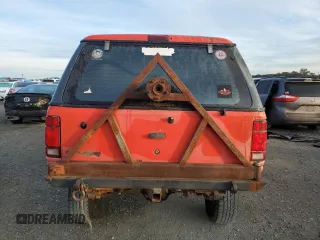 1993 Ford Explorer Eddie Bauer z VIN 1FMDU34X3PUA60013, wystawiony jako Copart lot #78548084 z przebiegiem 900 815 mil mil oraz Czysty tytuł • Clean title. Historia ofert i sprzedaży dostępna na DreamBid. Obrazek 6.
