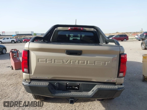 2024 Chevrolet Colorado 4WD ZR2 z VIN 1GCPTFEK4R1145701, wystawiony jako IAAI lot #42262513 z przebiegiem 8 666 mil mil oraz . Historia ofert i sprzedaży dostępna na DreamBid. Obrazek 16.