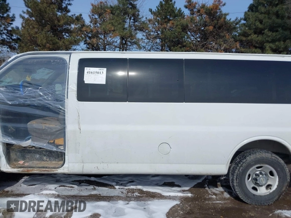 2014 Chevrolet Express Passenger LT with VIN 1GAZG1FG2E1117750, listed as a IAAI auction lot 41615013 with 270,162 mi miles and . Bid and sale history available at DreamBid. Image 15.