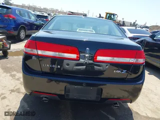 2011 Lincoln MKZ with VIN 3LNHL2GC2BR769295, listed as a IAAI auction lot 41977083 with 103,037 mi miles. Bid and sale history available at carsss.com. Image 17.