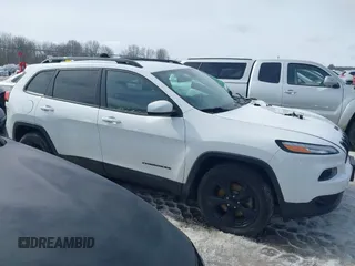 2015 Jeep Cherokee Latitude z VIN 1C4PJMCB3FW794479, wystawiony jako IAAI lot #41680588 z przebiegiem 80 393 mil mil oraz . Historia ofert i sprzedaży dostępna na DreamBid. Obrazek 13.