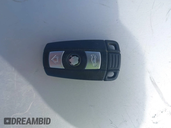 2007 BMW 3 Series 335i z VIN WBAWB73567P155445, wystawiony jako IAAI lot #42210524 z przebiegiem Nie podano mil oraz . Historia ofert i sprzedaży dostępna na DreamBid. Obrazek 11.