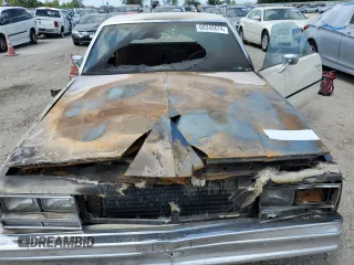 1983 Chevrolet El Camino z VIN 1GCCW8094DR284467, wystawiony jako Copart lot #68342674 z przebiegiem Nie podano mil oraz Szkoda całkowita • Salvage title. Historia ofert i sprzedaży dostępna na DreamBid. Obrazek 12.