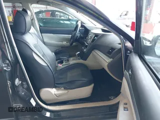 2010 Subaru Outback Premium All-Weather Anniversary z VIN 4S4BRBCC1A3366965, wystawiony jako IAAI lot #42116486 z przebiegiem 202 398 mil mil oraz . Historia ofert i sprzedaży dostępna na DreamBid. Obrazek 5.