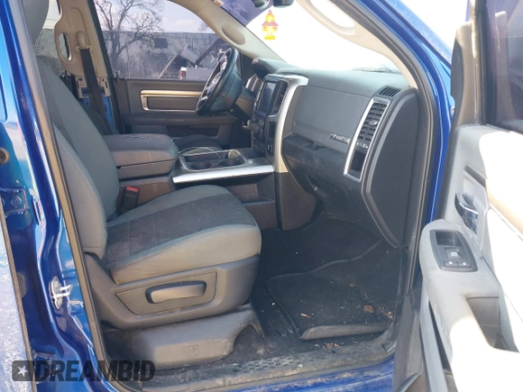 2018 Ram 1500 Big Horn z VIN 3C6RR7LG5JG203226, wystawiony jako IAAI lot #41236613 z przebiegiem 109 110 mil mil oraz . Historia ofert i sprzedaży dostępna na DreamBid. Obrazek 5.