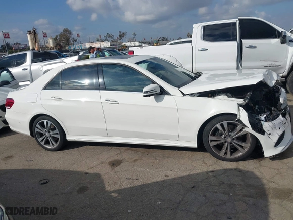 2016 Mercedes-Benz E-Class E 350 Sport with VIN WDDHF5KB4GB255588, listed as a IAAI auction lot 41547556 with 72,981 mi miles. Bid and sale history available at carsss.com. Image 13.