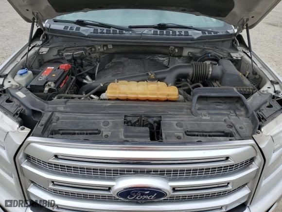 2015 Ford F-150 XLT w/HD Payload Pkg with VIN 1FTFW1EG3FFC28424, listed as a Copart auction lot 48205035 with 267,354 mi miles and Clean Title. Bid and sale history available at carsss.com. Image 11.