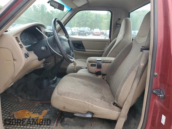 1998 Ford Ranger XL z VIN 1FTYR11U4WPB26006, wystawiony jako Copart lot #59239915 z przebiegiem 174 830 mil mil oraz Czysty tytuł • Clean title. Historia ofert i sprzedaży dostępna na DreamBid. Obrazek 7.