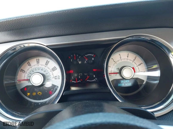 2010 Ford Mustang V6 with VIN 1ZVBP8AN6A5157773, listed as a IAAI auction lot 41921156 with 118,549 mi miles. Bid and sale history available at carsss.com. Image 7.