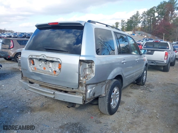 2008 Honda Pilot VP with VIN 5FNYF28278B020066, listed as a IAAI auction lot 40987012 with 210,188 mi miles. Bid and sale history available at carsss.com. Image 4.