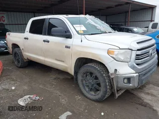 2016 Toyota Tundra 4WD Truck SR5 with VIN 5TFDW5F13GX509045, listed as a IAAI auction lot 41554023 with 165,026 mi miles. Bid and sale history available at carsss.com. Image 1.