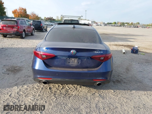 2019 Alfa Romeo Giulia with VIN ZARFANAN2K7622663, listed as a IAAI auction lot 40546831 with 999,999 mi miles. Bid and sale history available at carsss.com. Image 17.