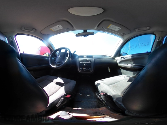 2013 Chevrolet Impala Police z VIN 2G1WD5E31D1256682, wystawiony jako IAAI lot #42276990 z przebiegiem 148 251 mil mil oraz . Historia ofert i sprzedaży dostępna na DreamBid. Obrazek 19.