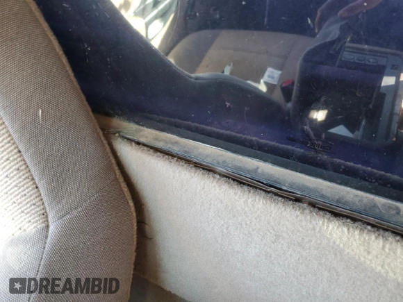 1999 Mazda B-Series Truck SX z VIN 4F4YR12C1XTM39102, wystawiony jako Copart lot #83462634 z przebiegiem 241 380 mil mil oraz Szkoda całkowita • Salvage title. Historia ofert i sprzedaży dostępna na DreamBid. Obrazek 10.