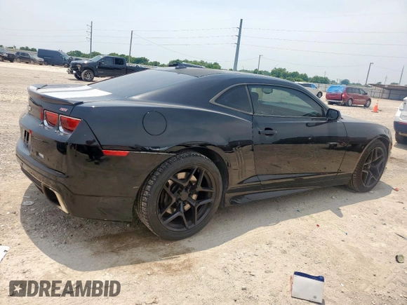 2010 Chevrolet Camaro 2SS z VIN 2G1FK1EJ9A9202184, wystawiony jako Copart lot #56233775 z przebiegiem 224 925 mil mil oraz Szkody całkowita. Historia ofert i sprzedaży dostępna na DreamBid. Obrazek 3.