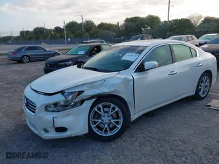 2014 Nissan Maxima 3.5 SV w/Sport Pkg with VIN 1N4AA5AP0EC483561, listed as a IAAI auction lot 42005673 with 81,731 mi miles. Bid and sale history available at carsss.com. Image 17.