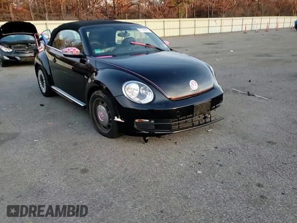 2015 Volkswagen Beetle 1.8T z VIN 3VW517AT3FM808723, wystawiony jako Copart lot #81724894 z przebiegiem Nie podano mil oraz Szkoda całkowita • Salvage title. Historia ofert i sprzedaży dostępna na DreamBid. Obrazek 10.