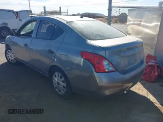 2014 Nissan Versa SV with VIN 3N1CN7AP8EL828670, listed as a IAAI auction lot 41584783 with 154,769 mi miles and . Bid and sale history available at carsss.com. Image 3.