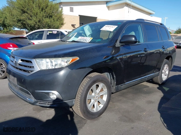 2011 Toyota Highlander with VIN 5TDZK3EH4BS039353, listed as a IAAI auction lot 40909367 with 126,024 mi miles. Bid and sale history available at carsss.com. Image 20.
