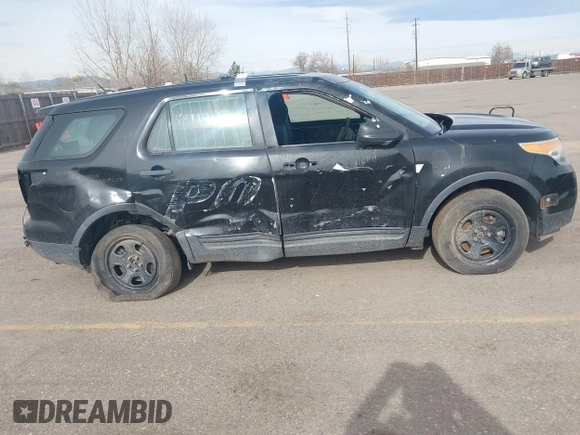 2013 Ford Police Interceptor Utility z VIN 1FM5K8AR6DGA63897, wystawiony jako IAAI lot #41855311 z przebiegiem Nie podano mil oraz . Historia ofert i sprzedaży dostępna na DreamBid. Obrazek 6.