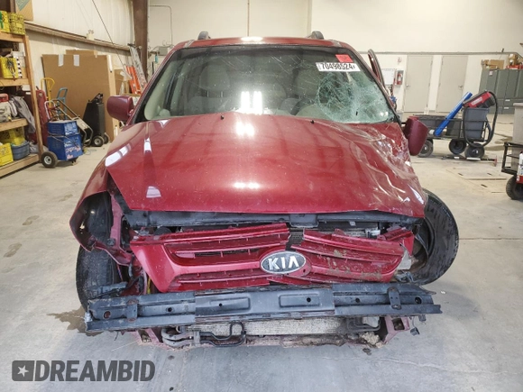 2008 Kia Sedona LX with VIN KNDMB233386235871, listed as a Copart auction lot 70498524 with 0 mi miles and Salvage Title. Bid and sale history available at carsss.com. Image 5.