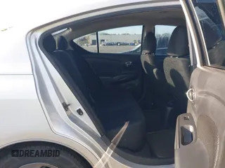 2013 Nissan Versa S Plus z VIN 3N1CN7APXDL851298, wystawiony jako IAAI lot #41900002 z przebiegiem 45 675 mil mil oraz . Historia ofert i sprzedaży dostępna na DreamBid. Obrazek 8.