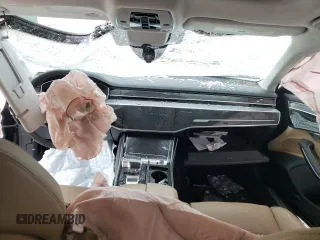 2020 Audi S8 z VIN WAU8SAF86LN015865, wystawiony jako Copart lot #71360452 z przebiegiem Nie podano mil oraz . Historia ofert i sprzedaży dostępna na DreamBid. Obrazek 8.