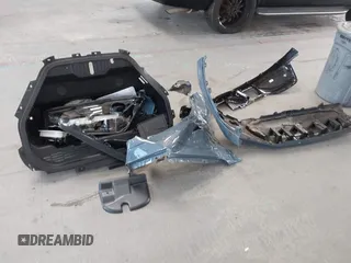 2024 Ford Mustang Mach-E Select с VIN 3FMTK1R47RMA27687, выставлен на аукционе IAAI как лот 42327040 с пробегом 6 811 миль миль и . История ставок и продаж доступна на DreamBid. Изображение 12.