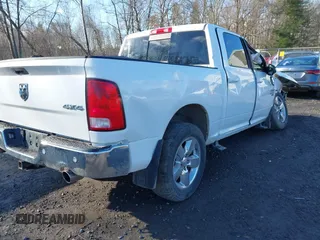2019 Ram 1500 Big Horn z VIN 1C6RR7LT2KS558085, wystawiony jako IAAI lot #41836632 z przebiegiem 79 640 mil mil oraz . Historia ofert i sprzedaży dostępna na DreamBid. Obrazek 4.