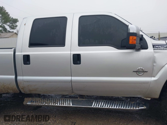 2016 Ford F-250 Lariat z VIN 1FT7W2BT7GEA48687, wystawiony jako IAAI lot #41023657 z przebiegiem 130 443 mil mil oraz . Historia ofert i sprzedaży dostępna na DreamBid. Obrazek 13.