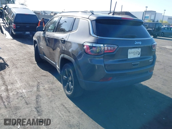 2021 Jeep Compass Altitude z VIN 3C4NJCBB1MT501815, wystawiony jako IAAI lot #42272861 z przebiegiem 53 316 mil mil oraz . Historia ofert i sprzedaży dostępna na DreamBid. Obrazek 3.