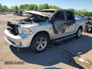 2015 Ram 1500 Express z VIN 1C6RR7KT6FS527378, wystawiony jako Copart lot #55845165 z przebiegiem Nie podano mil oraz Szkoda całkowita • Salvage title. Historia ofert i sprzedaży dostępna na DreamBid. Obrazek 1.