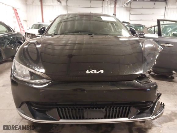 2022 Kia EV6 Wind with VIN KNDC3DLC9N5030514, listed as a IAAI auction lot 41577227 with 62,016 mi miles. Bid and sale history available at carsss.com. Image 12.
