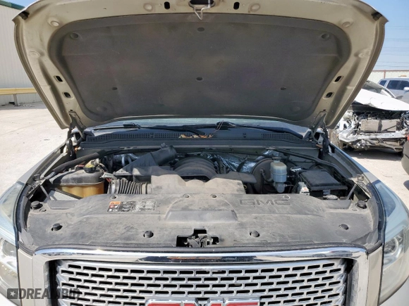 2015 GMC Yukon Denali with VIN 1GKS2CKJ9FR113741, listed as a Copart auction lot 50433165 with 158,212 mi miles and Salvage Title. Bid and sale history available at carsss.com. Image 12.