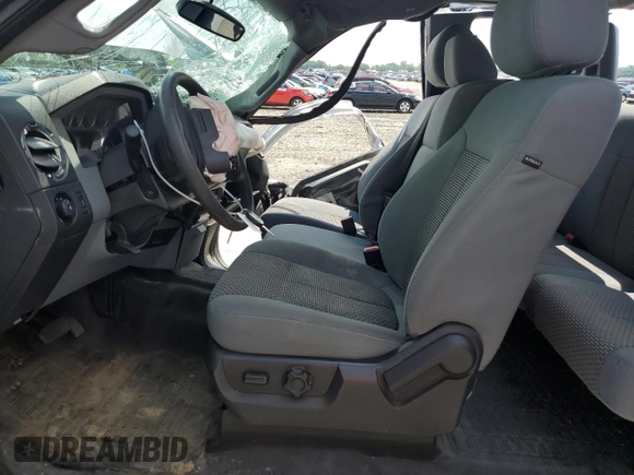2014 Ford F-250 XL z VIN 1FT7X2B68EEA67690, wystawiony jako Copart lot #56468055 z przebiegiem 149 092 mil mil oraz Szkoda całkowita • Salvage title. Historia ofert i sprzedaży dostępna na DreamBid. Obrazek 7.