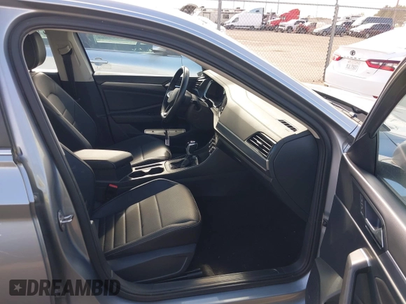2024 Volkswagen Jetta SE with VIN 3VW7M7BU1RM002374, listed as a IAAI auction lot 42605292 with 46,844 mi miles and . Bid and sale history available at DreamBid. Image 5.