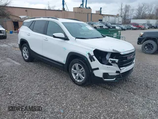 2024 GMC Terrain SLE z VIN 3GKALMEG4RL117903, wystawiony jako IAAI lot #41718454 z przebiegiem 3 408 mil mil oraz . Historia ofert i sprzedaży dostępna na DreamBid. Obrazek 1.