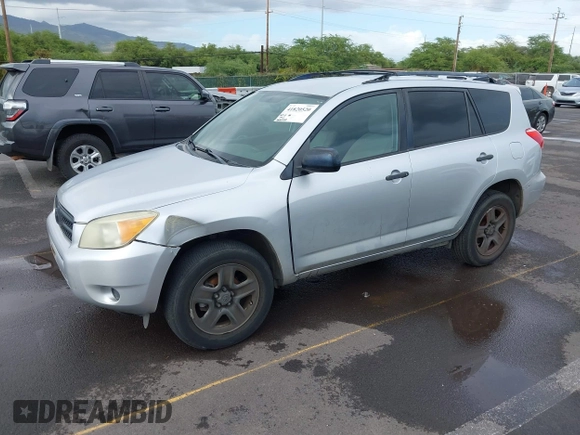 2006 Toyota RAV4 with VIN JTMZD33V666006105, listed as a IAAI auction lot 41820520 with 166,337 mi miles. Bid and sale history available at carsss.com. Image 2.