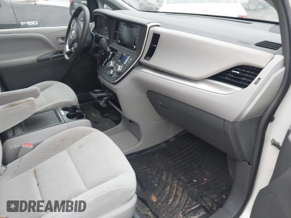 2018 Toyota Sienna LE Auto Access Seat with VIN 5TDKZ3DC7JS962959, listed as a IAAI auction lot 41614517 with 89,362 mi miles. Bid and sale history available at carsss.com. Image 5.