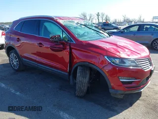 2017 Lincoln MKC Reserve z VIN 5LMCJ3D92HUL32281, wystawiony jako IAAI lot #41931033 z przebiegiem 50 683 mil mil oraz . Historia ofert i sprzedaży dostępna na DreamBid. Obrazek 1.
