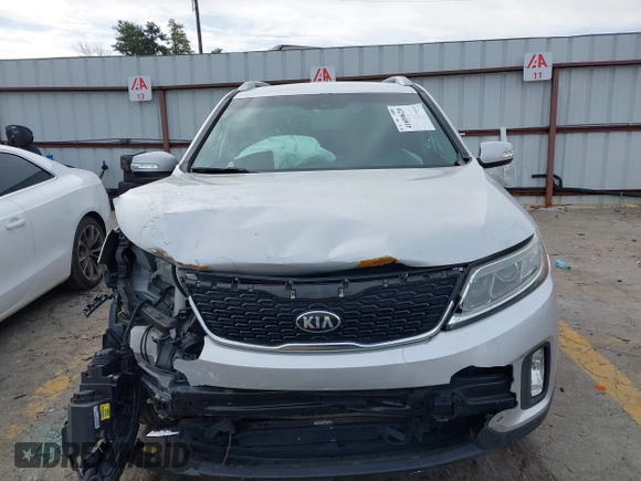 2015 Kia Sorento EX with VIN 5XYKU4A74FG582171, listed as a IAAI auction lot 41609620 with 159,502 mi miles. Bid and sale history available at carsss.com. Image 12.