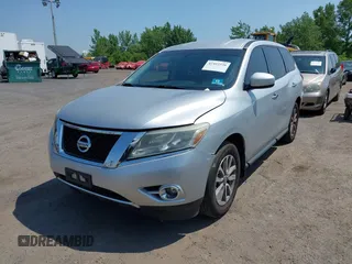 2014 Nissan Pathfinder S z VIN 5N1AR2MMXEC663371, wystawiony jako IAAI lot #42422226 z przebiegiem 141 844 mil mil oraz . Historia ofert i sprzedaży dostępna na DreamBid. Obrazek 2.